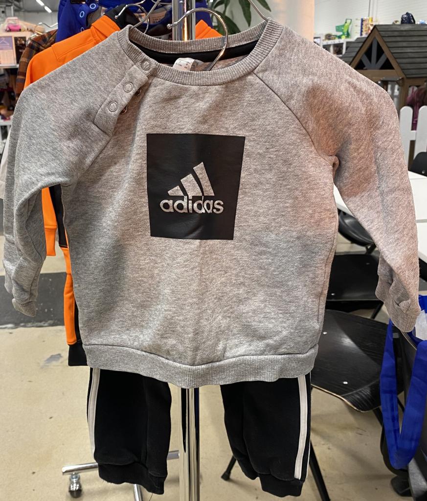 Settu Adidas svar/grá 80