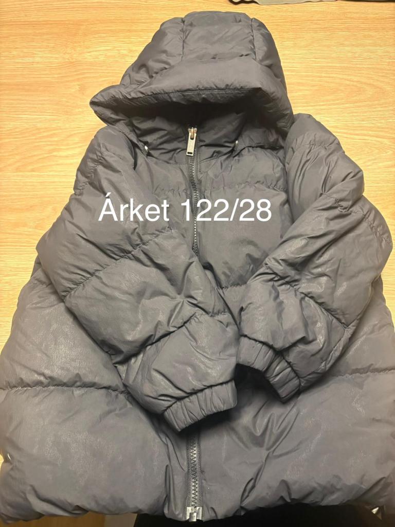 Arket úlpa 122/128