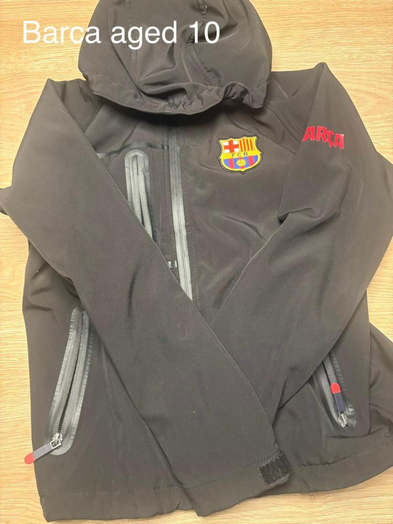 Barcelona jakki 10 ára