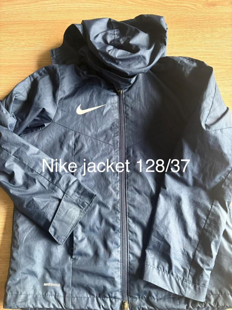 Nike jakki 128-134