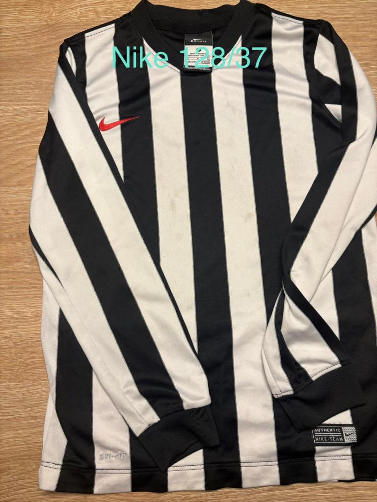 Nike treyja 128-137