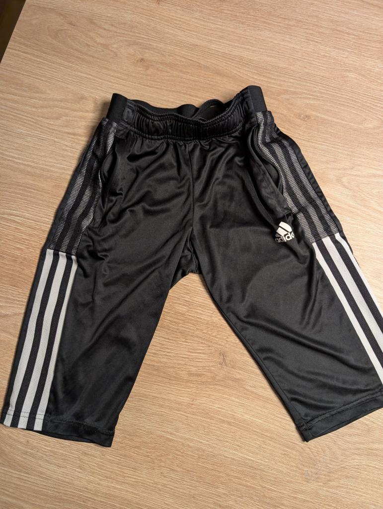 Adidas 3/4 buxur 140
