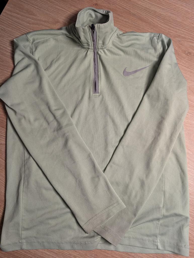 Nike dryfit 137-147 græn