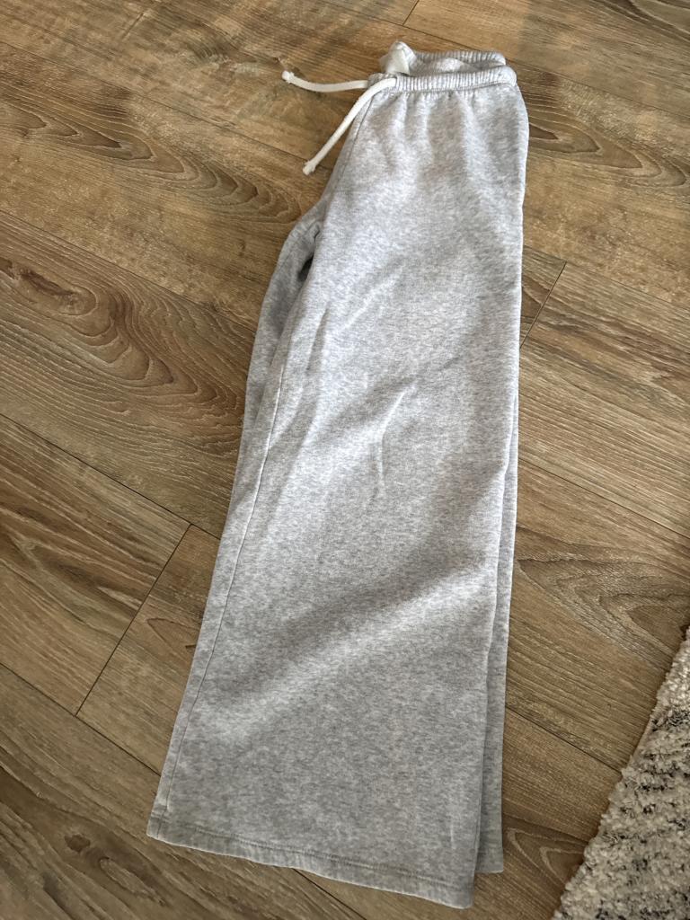 H&M wide buxur 140