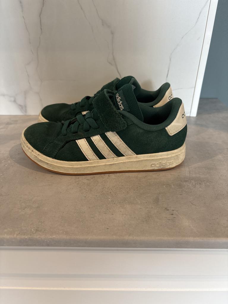 Adidas skór 34